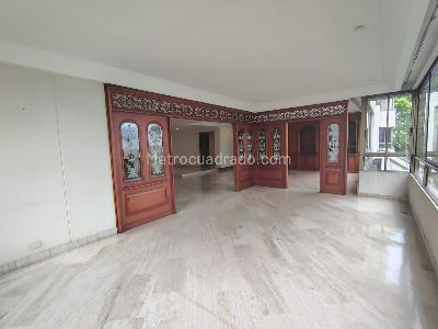 Apartamento de 4 alcobas en venta en El Poblado, Medellín, 458 m² · foto 5 de 20