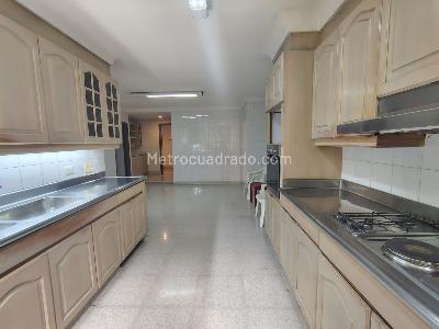 Apartamento de 4 alcobas en venta en El Poblado, Medellín, 458 m² · foto 8 de 20