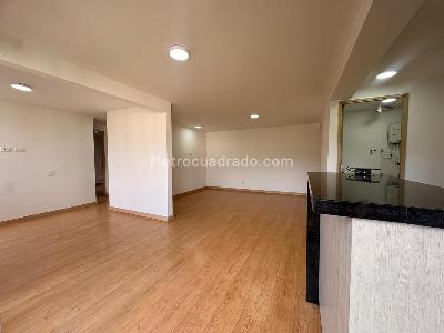 Apartamento de 2 alcobas en venta en Sabaneta, Sabaneta, 74 m² · foto 2 de 14