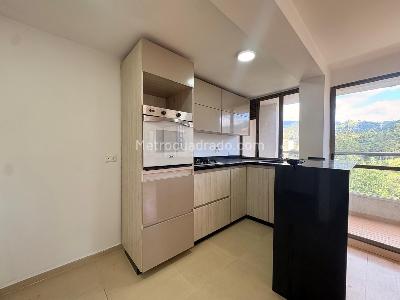 Apartamento de 2 alcobas en venta en Sabaneta, Sabaneta, 74 m² · foto 4 de 14
