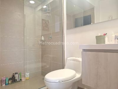 Apartamento de 3 alcobas en venta en El Poblado, Medellín, 93 m² · foto 13 de 14