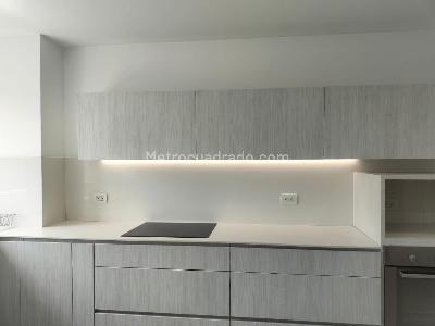Apartamento de 3 alcobas en venta en El Poblado, Medellín, 192 m² · foto 7 de 19