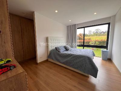 Casa de 3 alcobas en venta en Envigado, Envigado, 1414 m² · foto 8 de 18