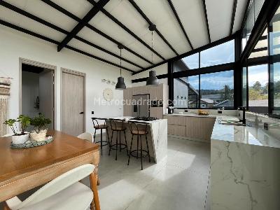 Casa de 3 alcobas en venta en Envigado, Envigado, 1577 m² · foto 6 de 20