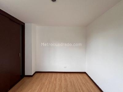 Apartamento de 3 alcobas en venta en El Poblado, Medellín, 92 m² · foto 10 de 14