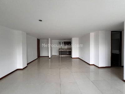 Apartamento de 3 alcobas en venta en El Poblado, Medellín, 92 m² · foto 3 de 14