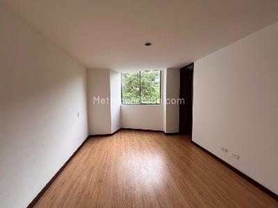 Apartamento de 3 alcobas en venta en El Poblado, Medellín, 92 m² · foto 7 de 14