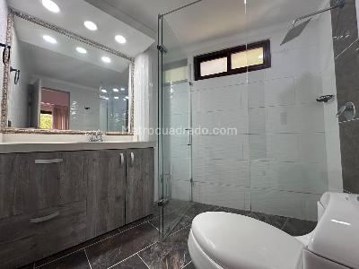 Casa en arriendo en El Poblado, Medellín · foto 19 de 20