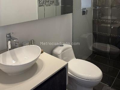 Apartamento de 1 alcoba en arriendo en El Poblado, Medellín, 47 m² · foto 10 de 11