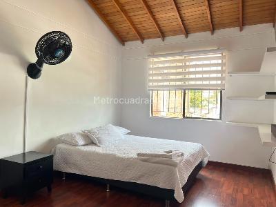Casa de 3 alcobas en arriendo en El Poblado, Medellín, 142 m² · foto 8 de 14