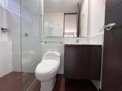 Apartamento de 3 alcobas en arriendo en Altos Del Poblado, Medellín, 80 m² · foto 13 de 14