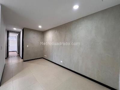 Apartamento de 3 alcobas en arriendo en Altos Del Poblado, Medellín, 80 m² · foto 2 de 14