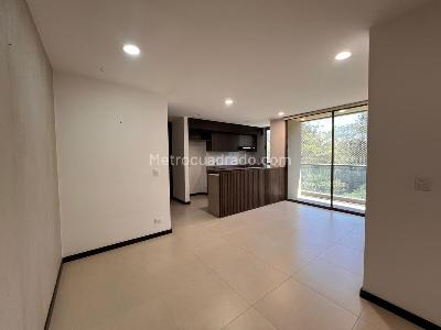 Apartamento de 3 alcobas en arriendo en Altos Del Poblado, Medellín, 80 m² · foto 3 de 14