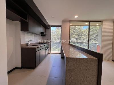 Apartamento de 3 alcobas en arriendo en Altos Del Poblado, Medellín, 80 m² · foto 4 de 14
