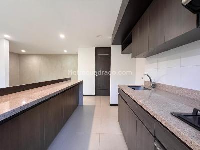 Apartamento de 3 alcobas en arriendo en Altos Del Poblado, Medellín, 80 m² · foto 5 de 14