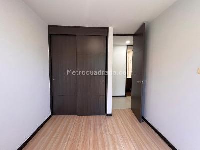 Apartamento de 3 alcobas en arriendo en Altos Del Poblado, Medellín, 80 m² · foto 7 de 14