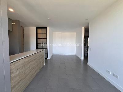 Apartamento de 2 alcobas en arriendo en El Poblado, Medellín, 68 m² · foto 2 de 12