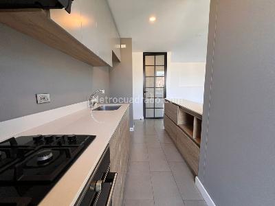 Apartamento de 2 alcobas en arriendo en El Poblado, Medellín, 68 m² · foto 5 de 12