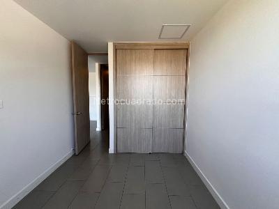 Apartamento de 2 alcobas en arriendo en El Poblado, Medellín, 68 m² · foto 8 de 12