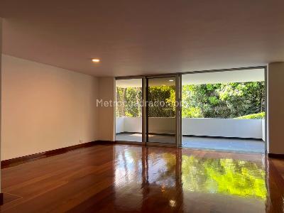 Apartamento de 3 alcobas en venta en Los Balsos, Medellín, 230 m² · foto 3 de 20