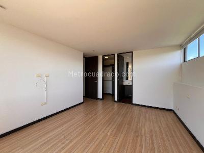 Apartamento de 2 alcobas en venta en El Poblado, Medellín, 82 m² · foto 10 de 12