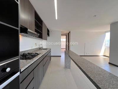 Apartamento de 2 alcobas en venta en El Poblado, Medellín, 82 m² · foto 5 de 12