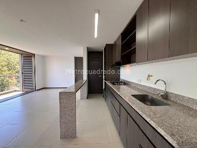 Apartamento de 2 alcobas en venta en El Poblado, Medellín, 82 m² · foto 6 de 12