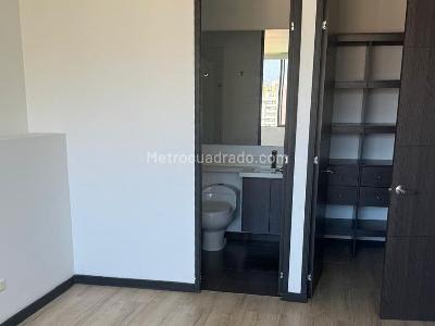 Apartamento de 2 alcobas en arriendo en El Poblado, Medellín, 67 m² · foto 6 de 10