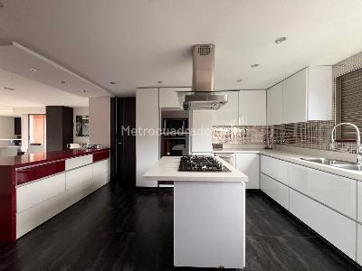 Apartamento de 3 alcobas en venta en El Poblado, Medellín, 304 m² · foto 6 de 15
