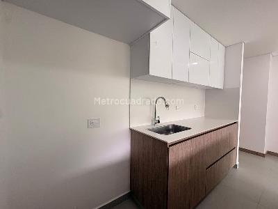 Apartamento de 2 alcobas en venta en Sabaneta, Sabaneta, 75 m² · foto 9 de 16