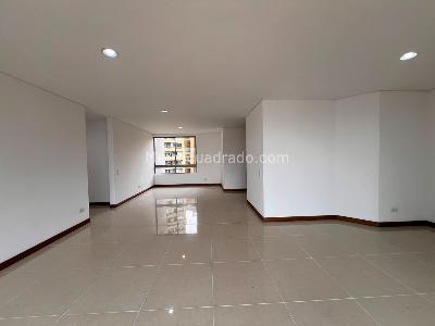 Apartamento de 3 alcobas en venta en El Poblado, Medellín, 124 m² · foto 2 de 17