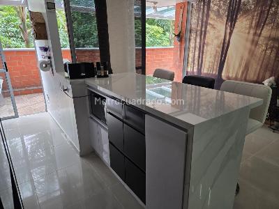Apartamento en venta en El Poblado, Medellín · foto 5 de 13
