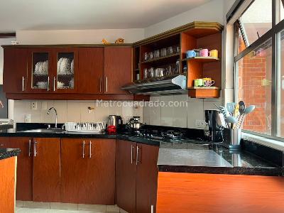 Apartamento de 3 alcobas en venta en El Poblado, Medellín, 154 m² · foto 5 de 18