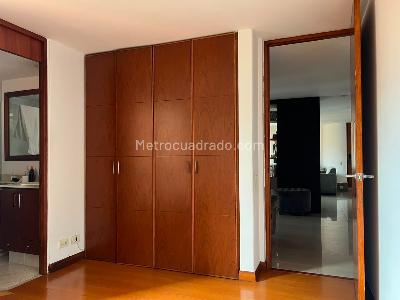 Apartamento de 3 alcobas en venta en El Poblado, Medellín, 154 m² · foto 8 de 18