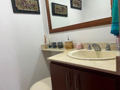 Apartamento de 3 alcobas en venta en El Poblado, Medellín, 154 m² · foto 17 de 18
