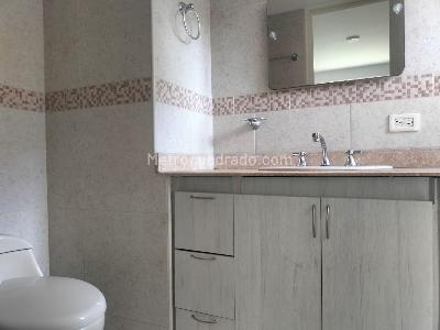 Apartamento de 3 alcobas en venta en El Poblado, Medellín, 130 m² · foto 18 de 19
