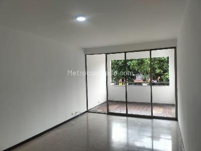 Apartamento de 3 alcobas en venta en El Poblado, Medellín, 130 m² · foto 2 de 19