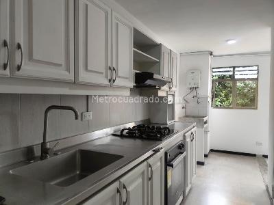 Apartamento de 3 alcobas en venta en El Poblado, Medellín, 130 m² · foto 6 de 19