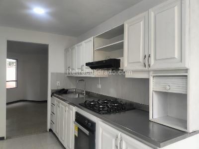 Apartamento de 3 alcobas en venta en El Poblado, Medellín, 130 m² · foto 7 de 19