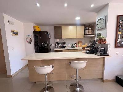 Apartamento de 3 alcobas en venta en Sabaneta, Sabaneta, 87 m² · foto 3 de 13