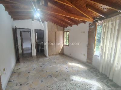 Casa de 5 alcobas en arriendo en Envigado, Envigado, 1300 m² · foto 10 de 20