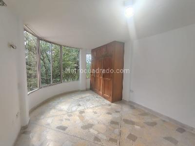 Casa de 5 alcobas en arriendo en Envigado, Envigado, 1300 m² · foto 12 de 20