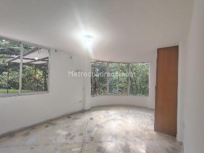 Casa de 5 alcobas en arriendo en Envigado, Envigado, 1300 m² · foto 13 de 20