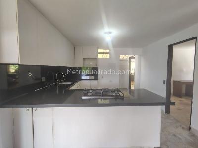 Casa de 5 alcobas en arriendo en Envigado, Envigado, 1300 m² · foto 5 de 20
