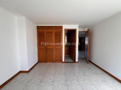 Apartamento de 4 alcobas en venta en El Poblado, Medellín, 194 m² · foto 11 de 17