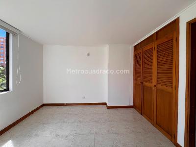 Apartamento de 4 alcobas en venta en El Poblado, Medellín, 194 m² · foto 12 de 17