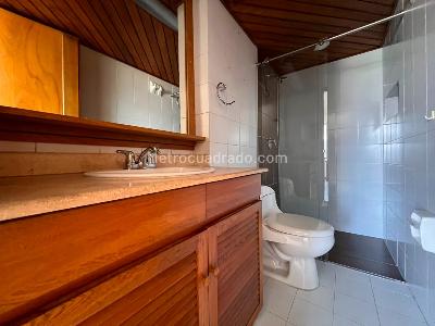 Apartamento de 4 alcobas en venta en El Poblado, Medellín, 194 m² · foto 14 de 17