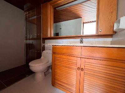 Apartamento de 4 alcobas en venta en El Poblado, Medellín, 194 m² · foto 16 de 17