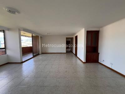 Apartamento de 4 alcobas en venta en El Poblado, Medellín, 194 m² · foto 2 de 17