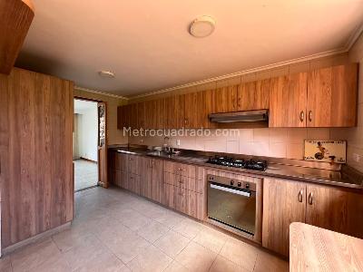 Apartamento de 4 alcobas en venta en El Poblado, Medellín, 194 m² · foto 4 de 17